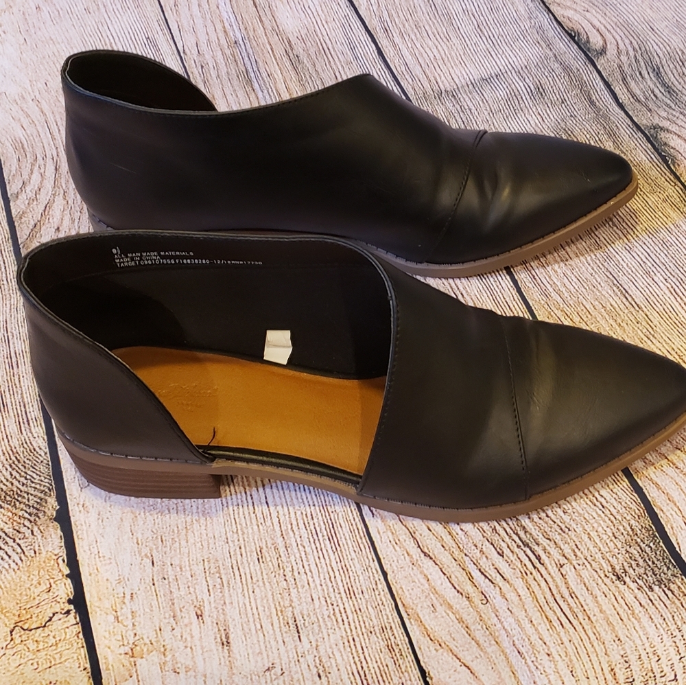 9.5 women's Cut out Bootie